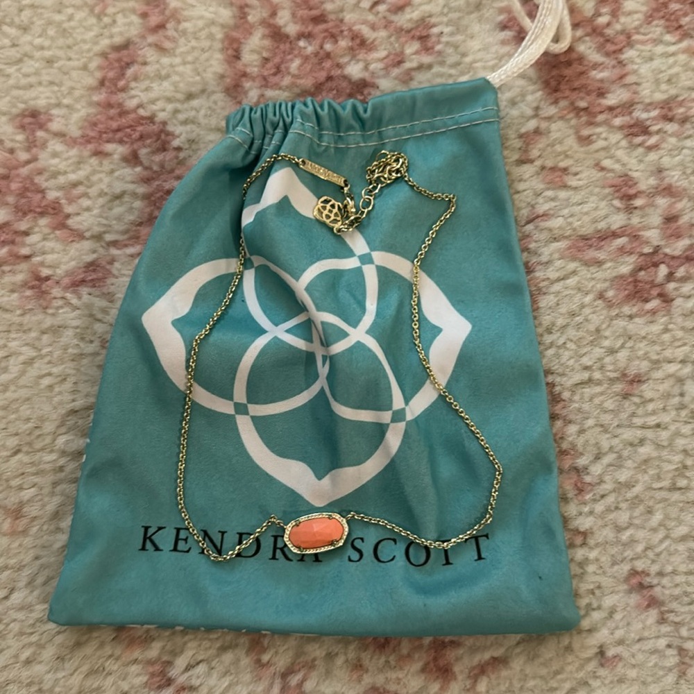 Kendra Scott necklace